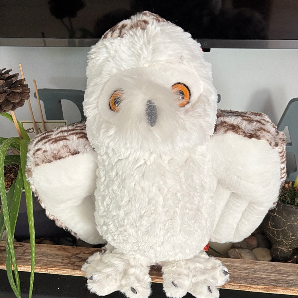 3/10 White and Brown Plush Owl Toy